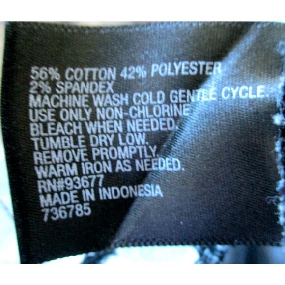 Worthington Women's Modern Fit Mid Rise Black & White Zip Capri Pants Size 10 - Picture 8 of 8